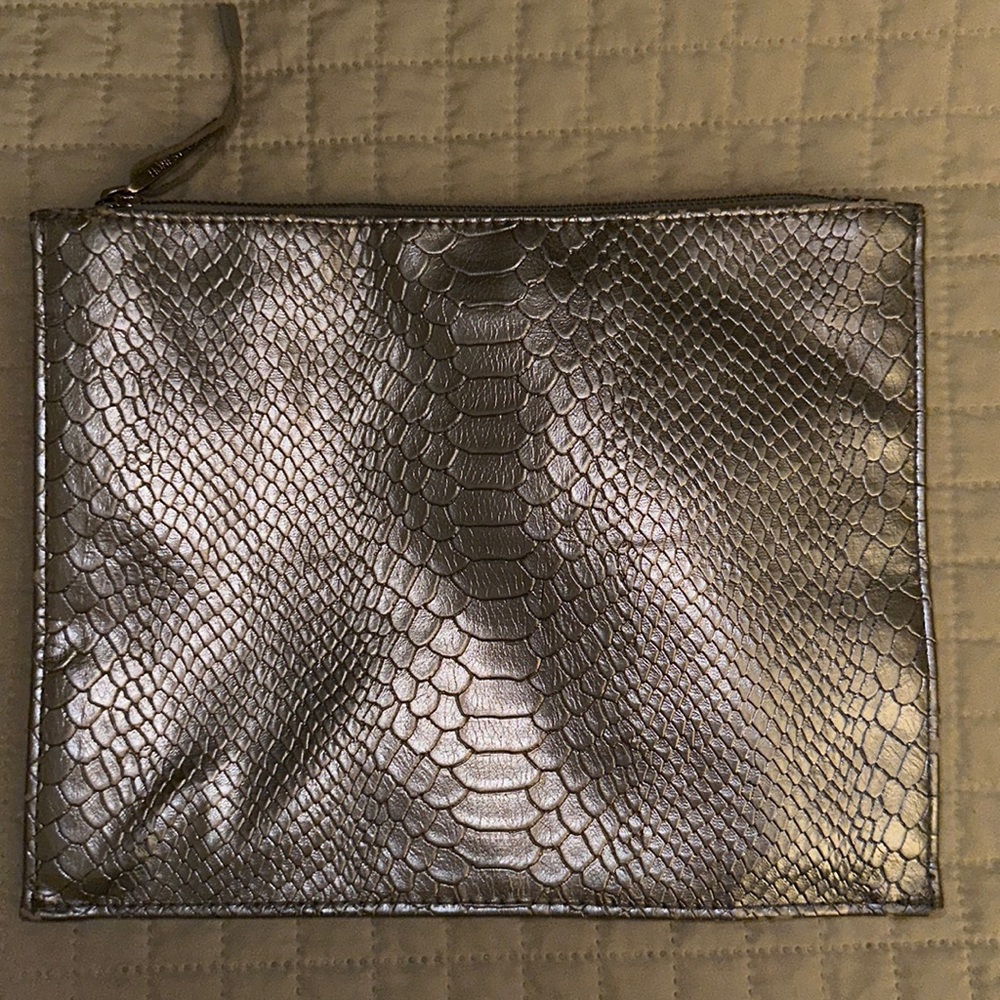 Honest beauty make up bag - Picture 2 of 3